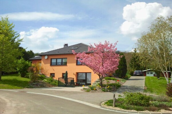 Foto van Vakantieappartement in herdersboerderij - Vakantiehuis in Olsdorf - ExteriorSummer