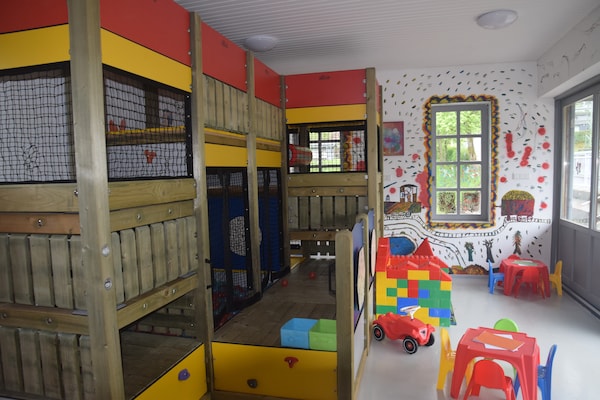 Foto van Bungalow op camping Waxweiler - Vakantiehuis in Waxweiler - RecreationRoom