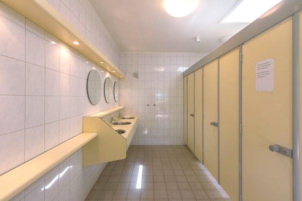 Foto van Bungalow op camping Waxweiler - Vakantiehuis in Waxweiler - RecreationRoom