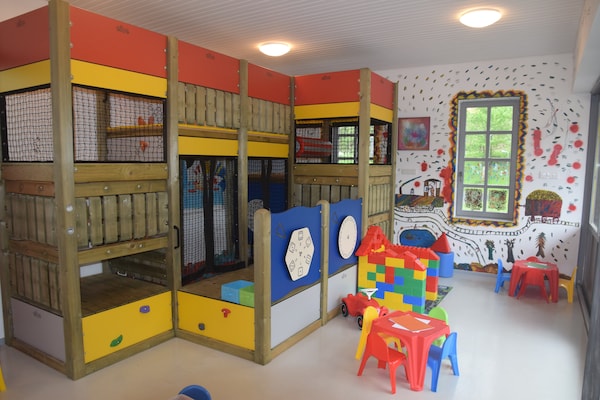 Foto van Bungalow op camping Waxweiler - Vakantiehuis in Waxweiler - RecreationRoom