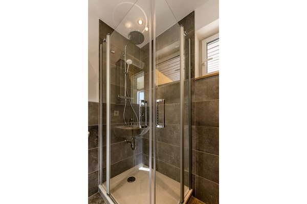 Foto van Bungalow im Campingpark - Vakantiehuis in Waxweiler - BathRoom