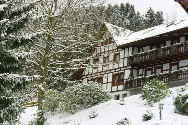 Foto van Appartement in Schmallenberg met tuin - Vakantiehuis in Schmallenberg-Oberkirchen - ExteriorWinter