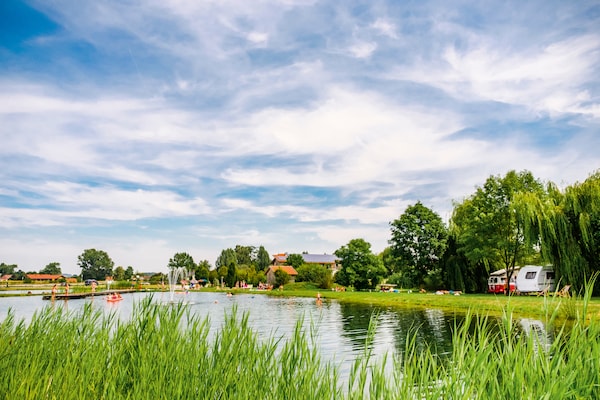 Foto van Chalet met privésauna op Vital Camp Bayerbach - Vakantiehuis in Bayerbach - ParkFacilities