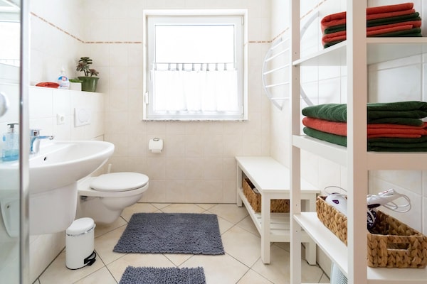 Foto van Vakantiehuis in Suhl bij het Thüringer Woud - Vakantiehuis in Suhl - BathRoom