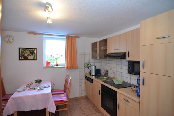 Foto van Neustadt 2BR met tuin - Vakantiehuis in Neustadt am Rennsteig - Kitchen