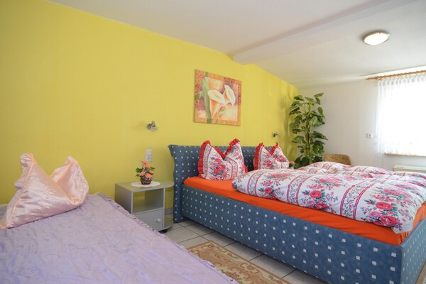 Foto van Neustadt 2BR met tuin - Vakantiehuis in Neustadt am Rennsteig - BedRoom