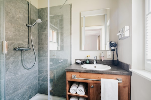 Foto van Twee-onder-een-kapwoningen, turfhuis - Vakantiehuis in Torfhaus - BathRoom