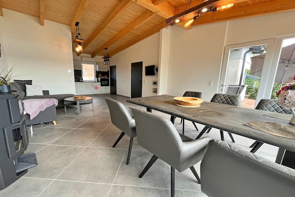 Foto van Vakantieappartement met eigen toegang tot het meer en een aanlegsteiger. - LivingRoom
