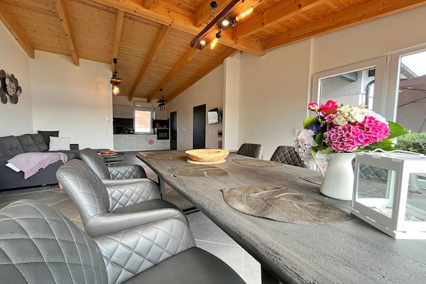 Foto van Vakantieappartement met eigen toegang tot het meer en een aanlegsteiger. - LivingRoom