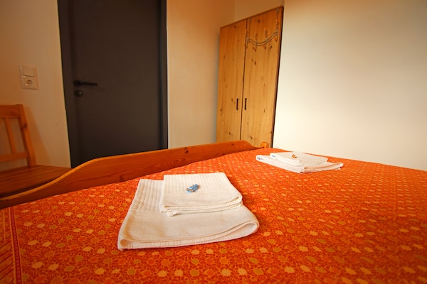 Foto van Vakantieappartement met eigen toegang tot het meer en een aanlegsteiger. - BedRoom