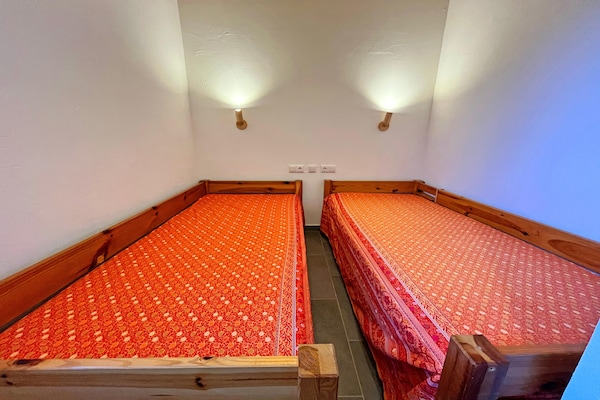 Foto van Vakantieappartement met eigen toegang tot het meer en een aanlegsteiger. - BedRoom