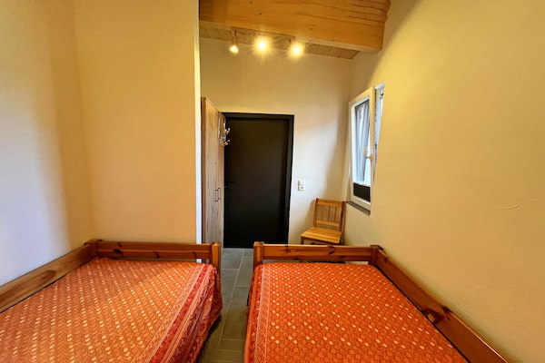 Foto van Vakantieappartement met eigen toegang tot het meer en een aanlegsteiger. - BedRoom
