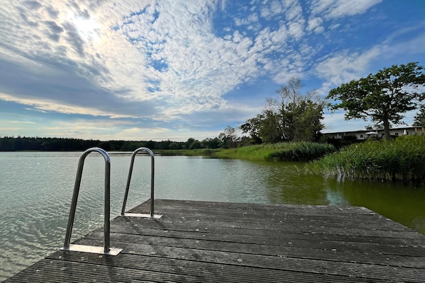 Foto van Vakantieappartement met eigen toegang tot het meer en een aanlegsteiger. - ViewSummer