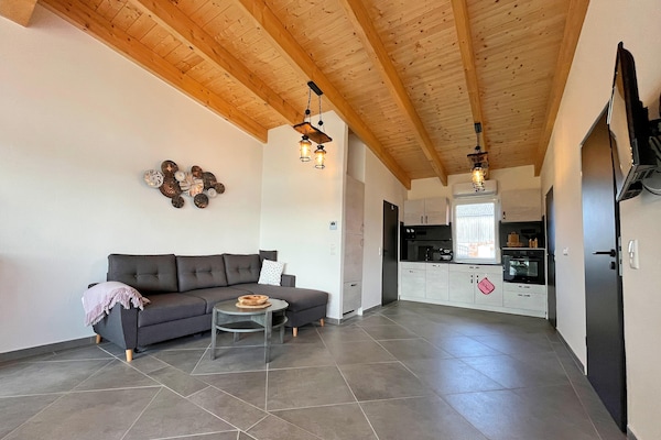 Foto van Vakantieappartement met eigen toegang tot het meer en een aanlegsteiger. - LivingRoom
