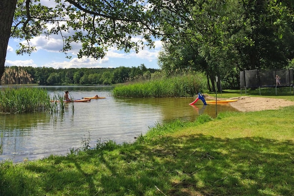 Foto van Vakantieappartement met eigen toegang tot het meer en een aanlegsteiger. - GardenSummer
