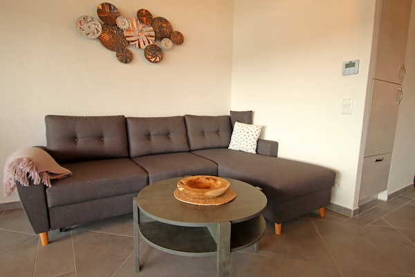 Foto van Vakantieappartement met eigen toegang tot het meer en een aanlegsteiger. - LivingRoom