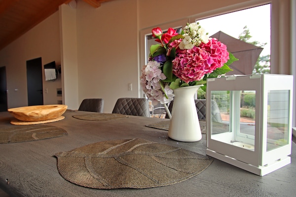 Foto van Vakantieappartement met eigen toegang tot het meer en een aanlegsteiger. - DiningRoom