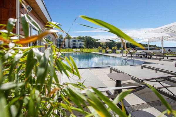 Foto van Appartementen in Maremuritz Yacht Harbour Resort - Vakantiehuis in Waren (Müritz) - Pool