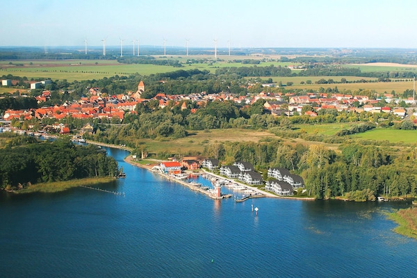 Foto van Vakantiehuis in Plau am See met terras - Vakantiehuis in Plau am See - ExteriorSummer
