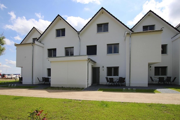 Foto van Vakantiehuis in Plau am See met terras - Vakantiehuis in Plau am See - ExteriorSummer