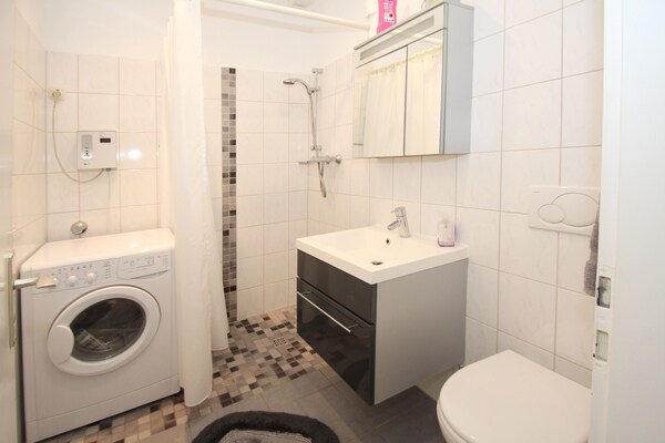 Foto van Bungalow in Berumbur, het strand van Norddeich - Vakantiehuis in Berumbur - BathRoom