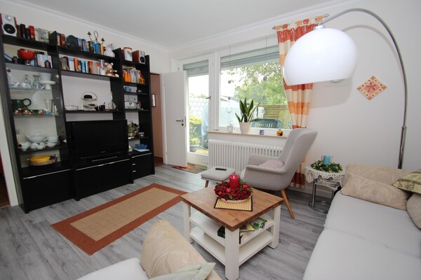 Foto van Bungalow in Berumbur, het strand van Norddeich - Vakantiehuis in Berumbur - LivingRoom