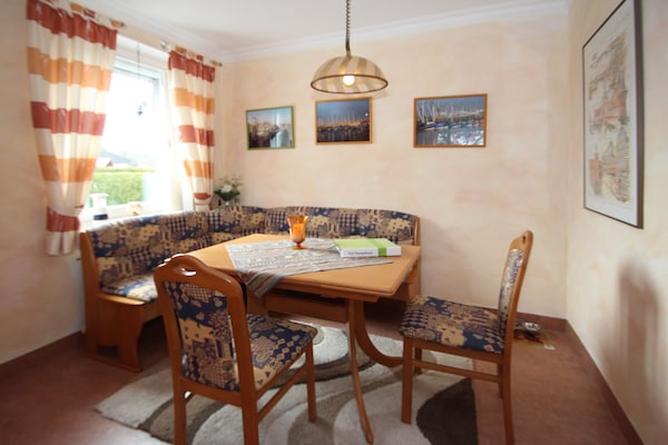 Foto van Bungalow in Berumbur, het strand van Norddeich - Vakantiehuis in Berumbur - DiningRoom