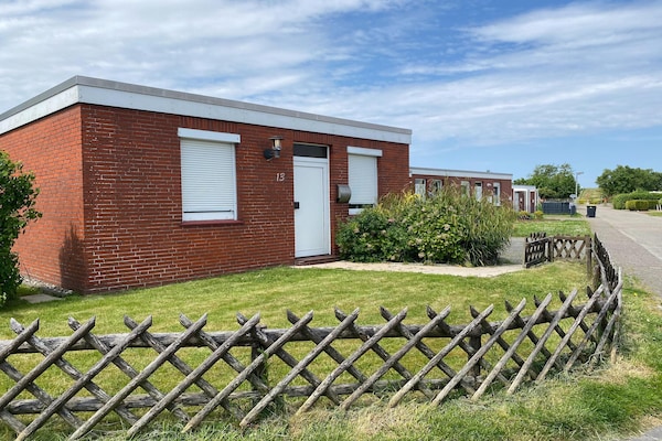 Foto van Bungalow Klönsnack in Dornumersiel - Vakantiehuis in Dornumersiel - ExteriorSummer