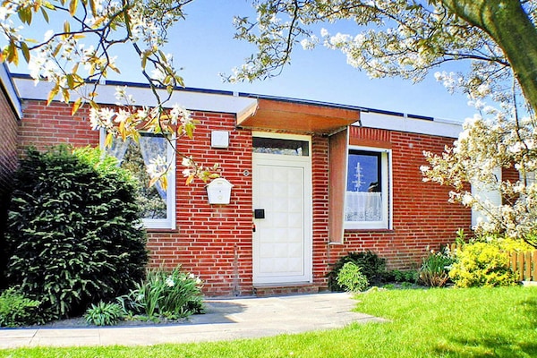 Foto van Gezellige bungalow in Dornumersiel - Vakantiehuis in Dornumersiel - ExteriorSummer