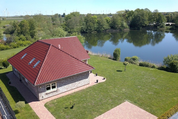 Foto van Appartementenhuis aan de Kiessee, Westerholt - Vakantiehuis in Westerholt - ExteriorSummer