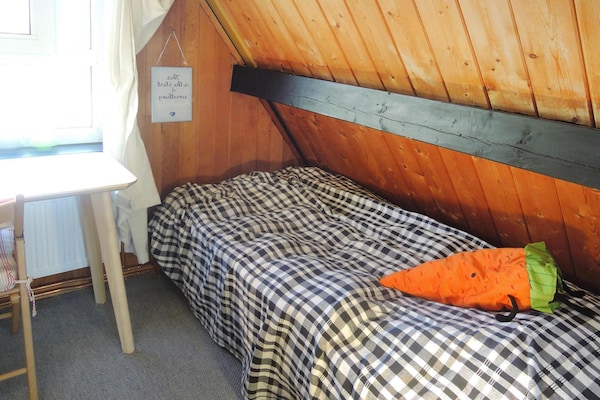 Foto van Vakantiehuis in Burhave vlakbij de zee - Vakantiehuis in Burhave - BedRoom