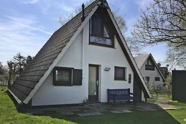 Foto van Vakantiehuis in Burhave vlakbij de zee - Vakantiehuis in Burhave - Outdoor