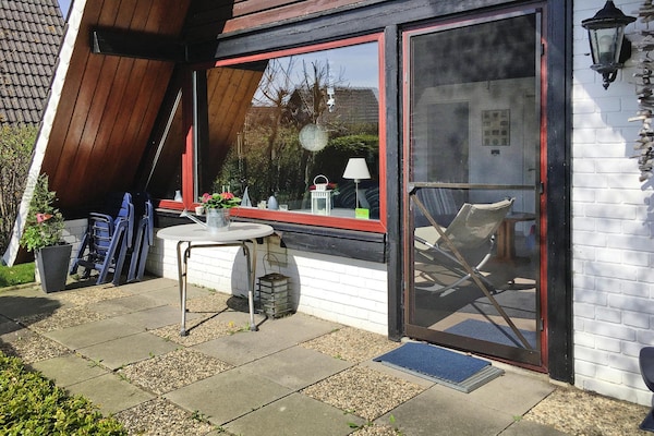 Foto van Vakantiehuis in Burhave vlakbij de zee - Vakantiehuis in Burhave - terrace