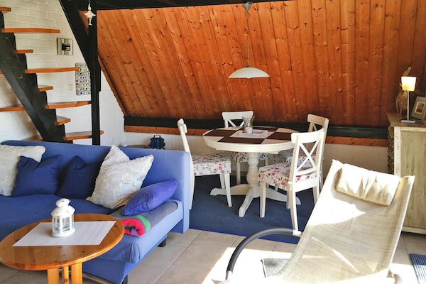 Foto van Vakantiehuis in Burhave vlakbij de zee - Vakantiehuis in Burhave - LivingRoom
