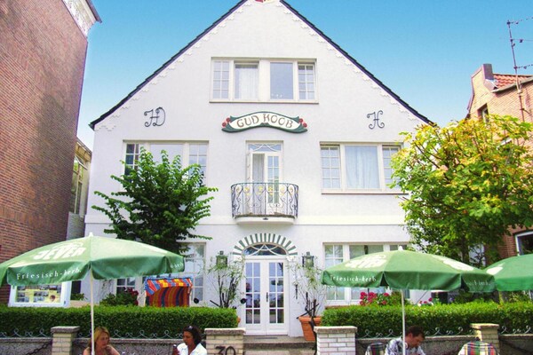 Foto van Vakantieappartement, Wyk am Föhr - Vakantiehuis in Wyk auf Föhr - ExteriorSummer