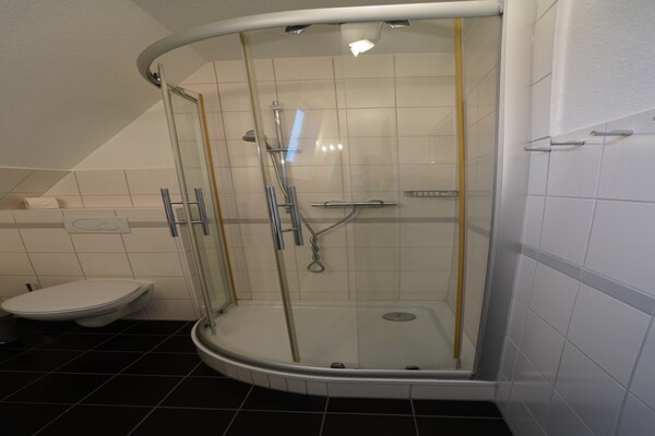 Foto van Vakantieappartement in Wyk-Boldixum op Föhr - Vakantiehuis in Wyk-Boldixum - BathRoom