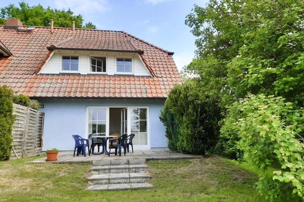 Foto van Ferienwohnung im Blauen Haus in Putbus - Vakantiehuis in Putbus - ExteriorSummer