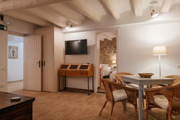 Foto van Cottage in Castellnou met boswandelingen - Vakantiehuis in Castellnou de Bages - LivingRoom