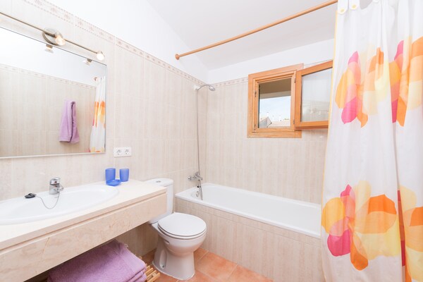 Foto van Huis in Alcúdia bij Puerto Strand - Vakantiehuis in Port D'alcúdia, Illes Balears - BathRoom