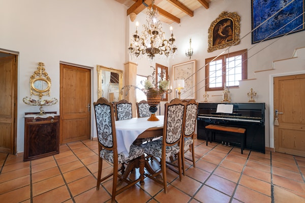 Foto van Villa in Manacor met zwembad en uitzicht - Vakantiehuis in Manacor, Illes Balears - DiningRoom