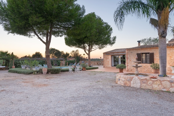 Foto van Villa in Manacor met zwembad en uitzicht - Vakantiehuis in Manacor, Illes Balears - TerraceBalcony