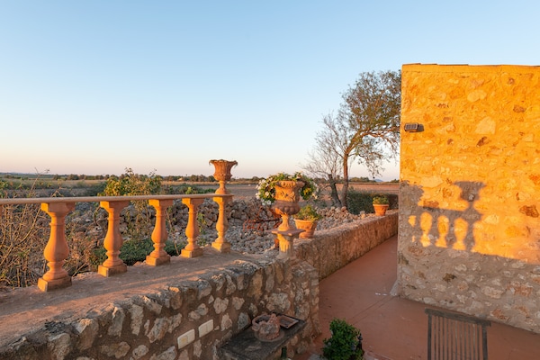 Foto van Villa in Manacor met zwembad en uitzicht - Vakantiehuis in Manacor, Illes Balears - AreaSummer1KM