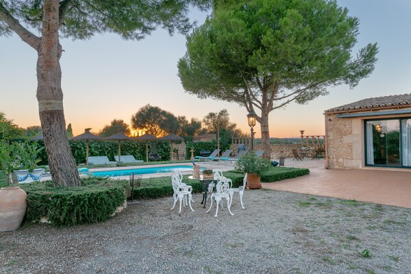 Foto van Villa in Manacor met zwembad en uitzicht - Vakantiehuis in Manacor, Illes Balears - PoolOfHouse