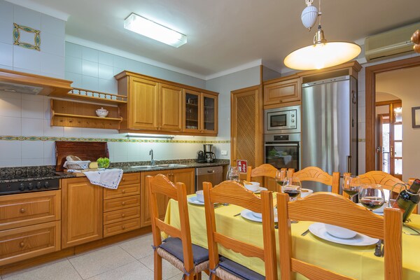 Foto van Gezellig Selva-huis met barbecue - Vakantiehuis in Selva, Illes Balears - ExteriorSummer