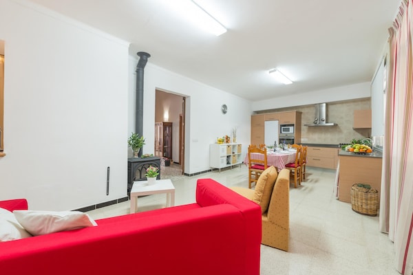 Foto van Charmante villa met zwembad - Vakantiehuis in Ariany, Illes Balears - LivingRoom