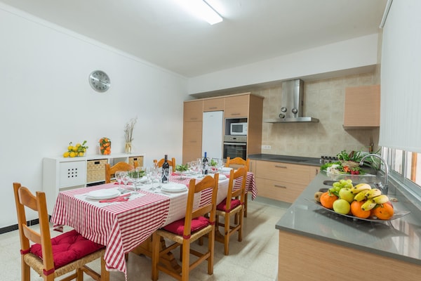 Foto van Charmante villa met zwembad - Vakantiehuis in Ariany, Illes Balears - DiningRoom