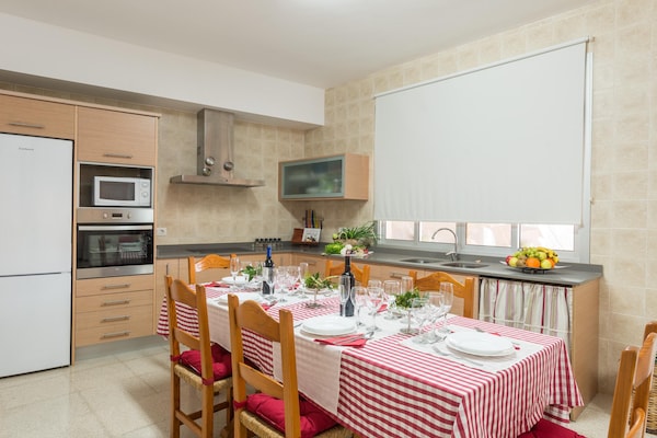 Foto van Charmante villa met zwembad - Vakantiehuis in Ariany, Illes Balears - DiningRoom