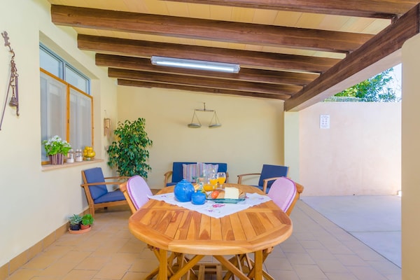 Foto van Charmante villa met zwembad - Vakantiehuis in Ariany, Illes Balears - TerraceBalcony