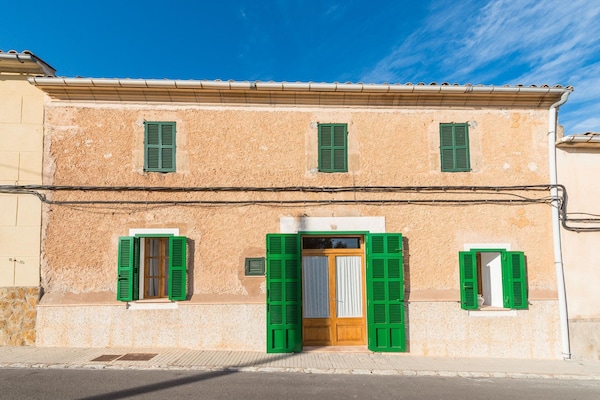 Foto van Charmante villa met zwembad - Vakantiehuis in Ariany, Illes Balears - ExteriorSummer