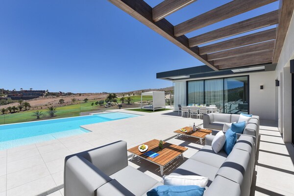 Foto van Villa in Salobre met Zwembad en Golf - Vakantiehuis in Maspalomas - TerraceBalcony